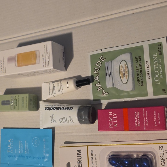Skincare Sample Set - Picture 3 of 3